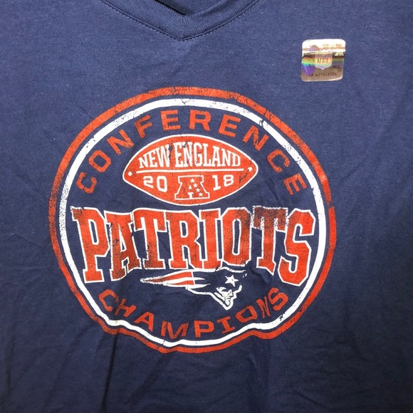 Fanatics M New England Patriots V-neck shirt NWOT - Picture 2 of 5